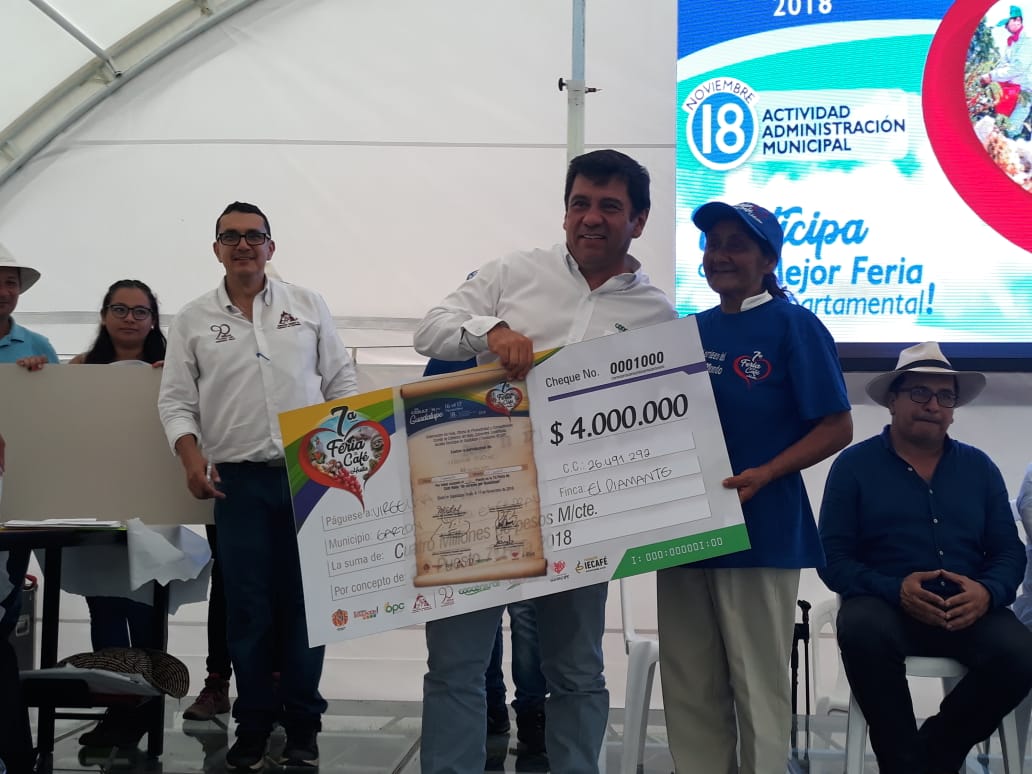 En la actividad de ayer, se realizó el reconocimiento a los ganadores del Concurso de Calidad Modalidad mico-lotes.  Abraham García Rodriguez, ocupó el primer puesto.